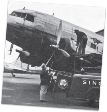 Sinclair fueling airplanes