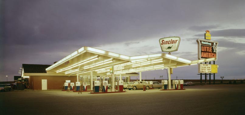 Sinclair Oil station in the 1970s