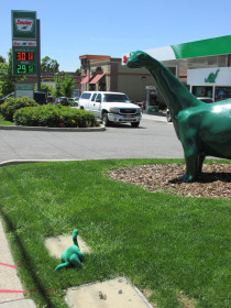 sinclair station dino statue